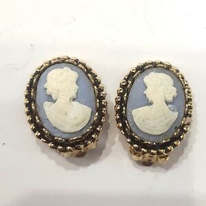 Vtg 1960s Blue Lucite Cameo Clip Earrings